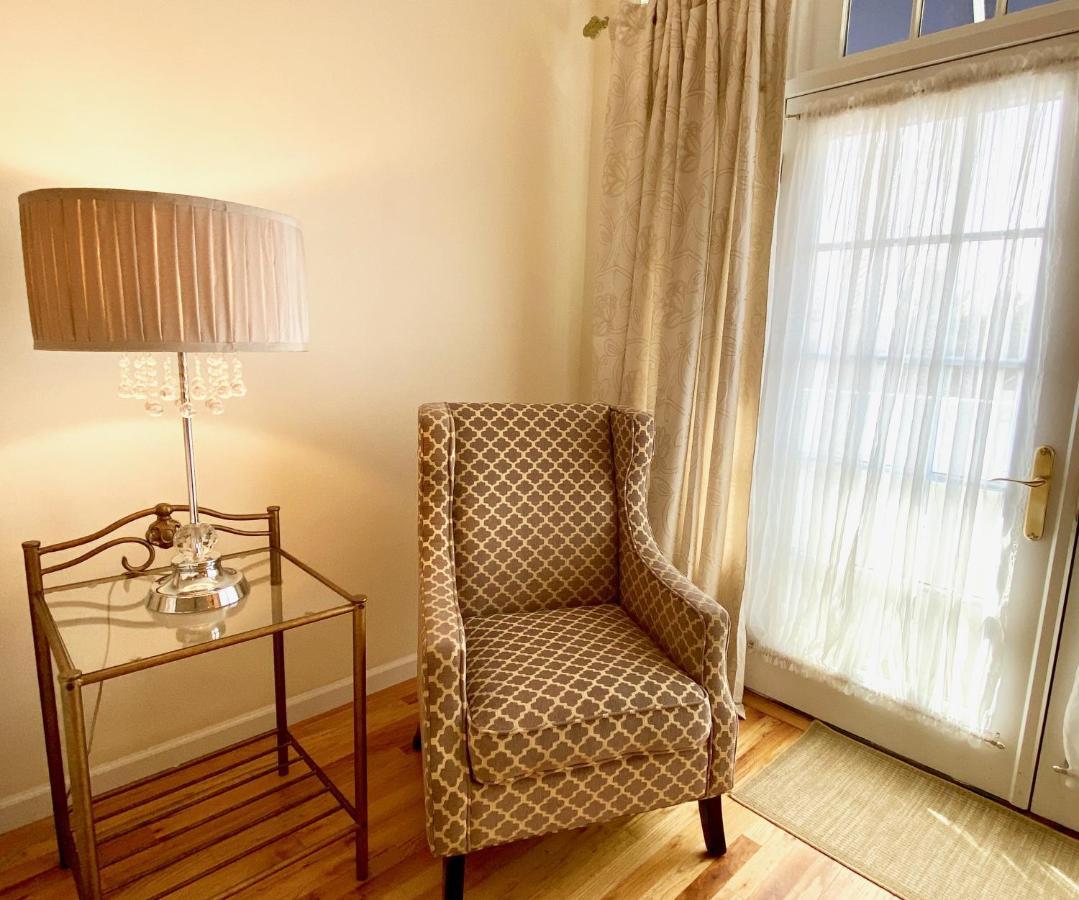 King Suite with Balcony(204)