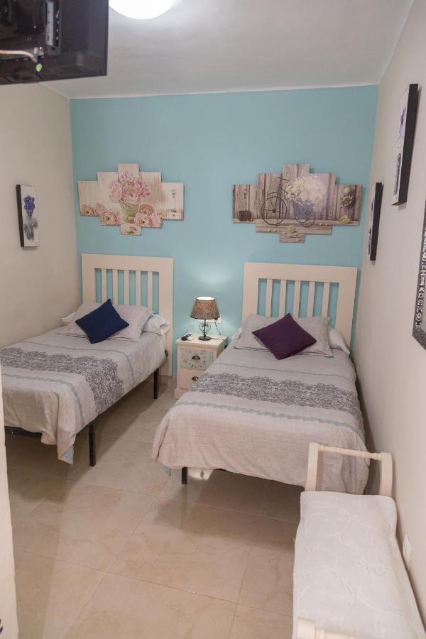 Zweibettzimmer mit eigenem Bad