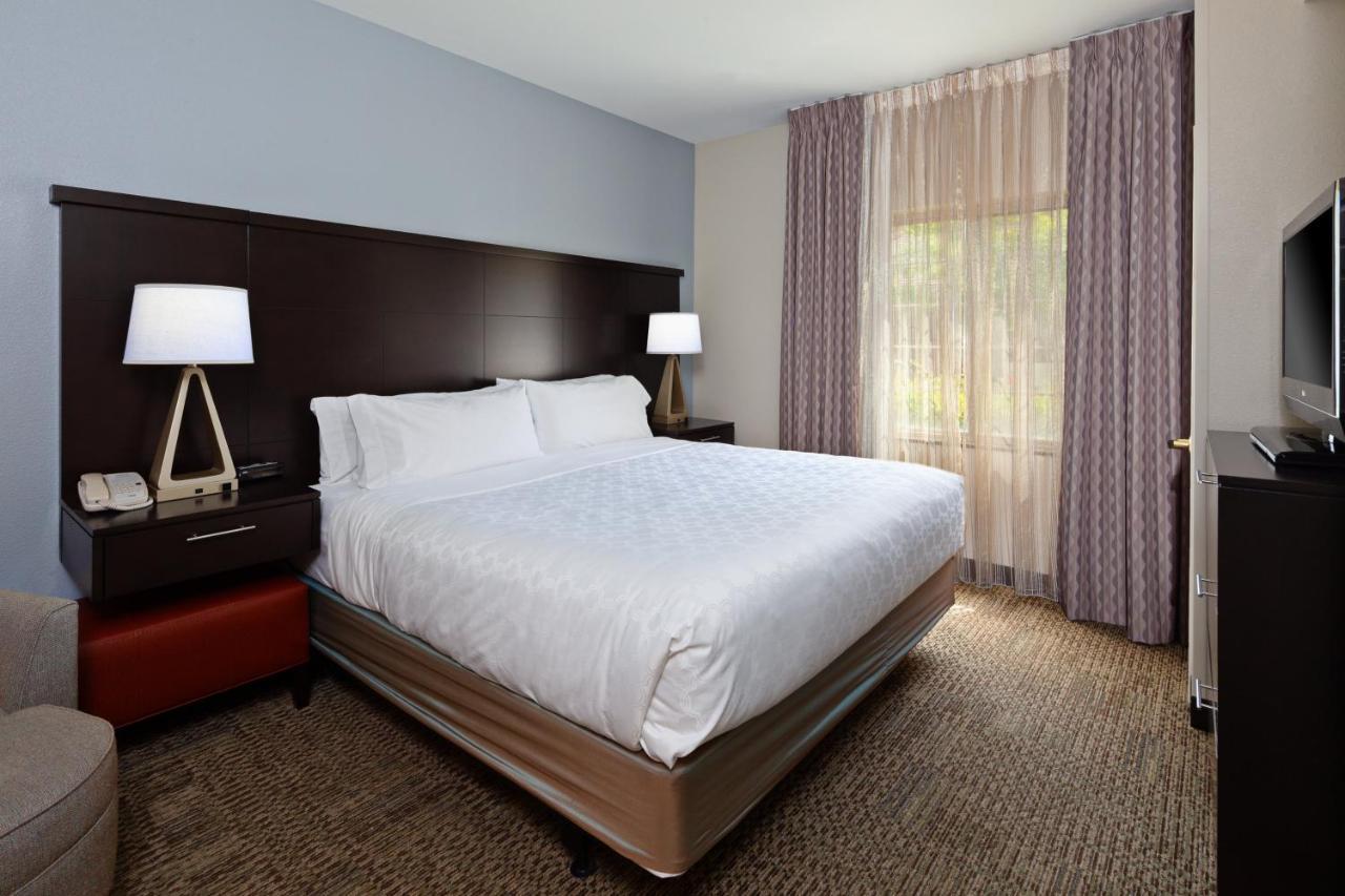 Queen Studio Suite