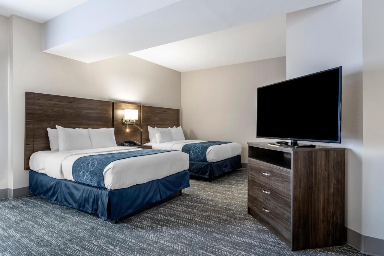 Queen Suite with Two Queen Beds - Non-Smoking
