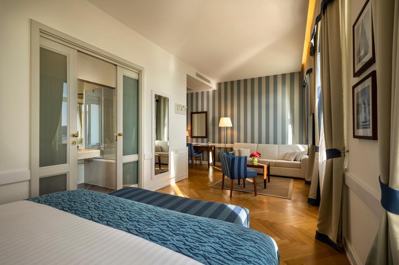 Junior Suite (2 Erwachsene + 1 Kind) mit Meerblick – Villa Nicoletta