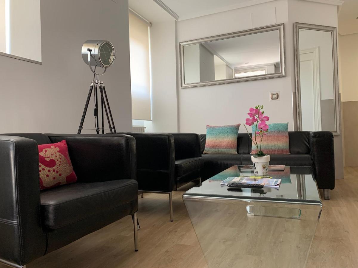 Two-Bedroom Apartment,988329952:JPEG