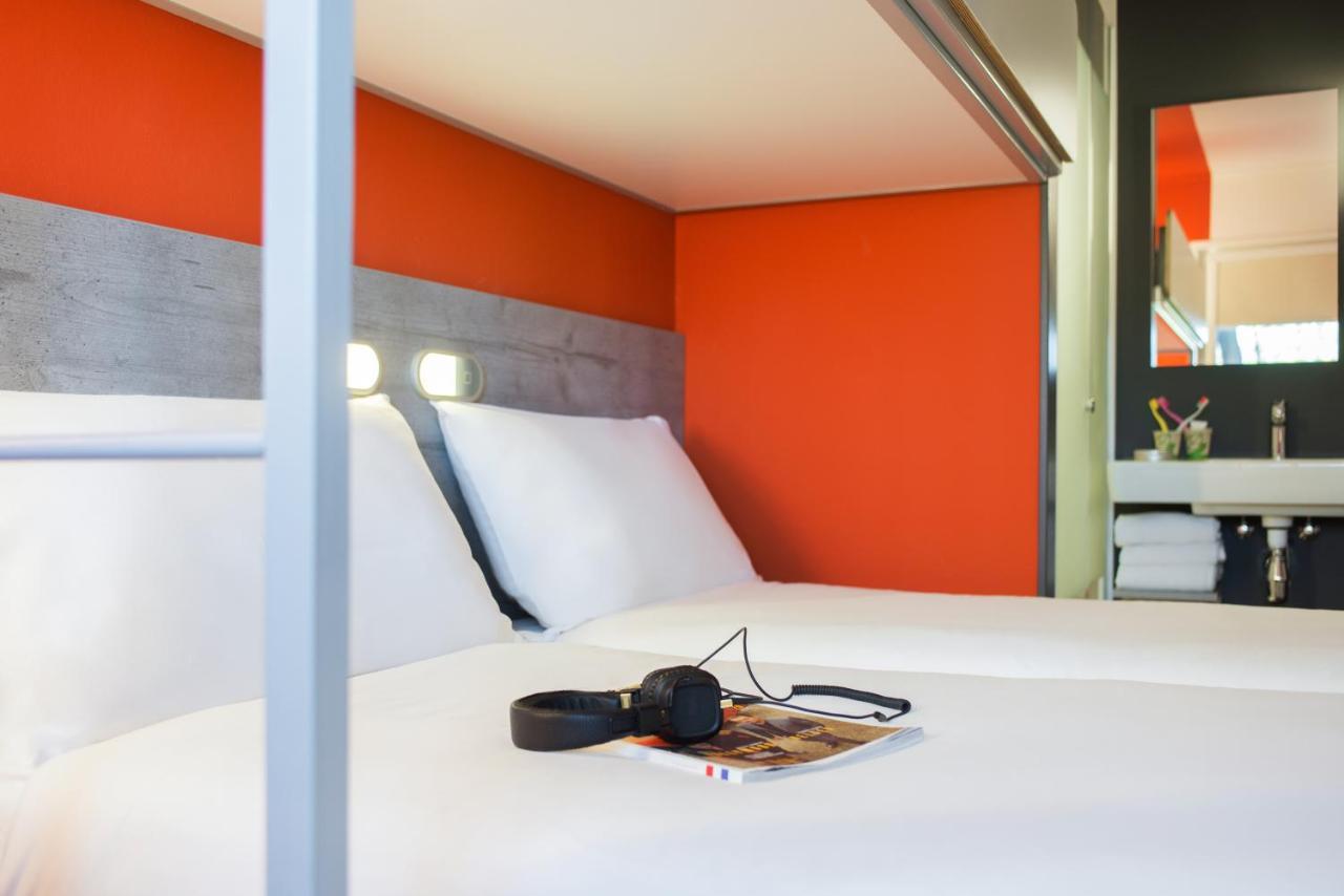 Quarto Standard com 2 Camas de Solteiro e 1 Cama em Beliche