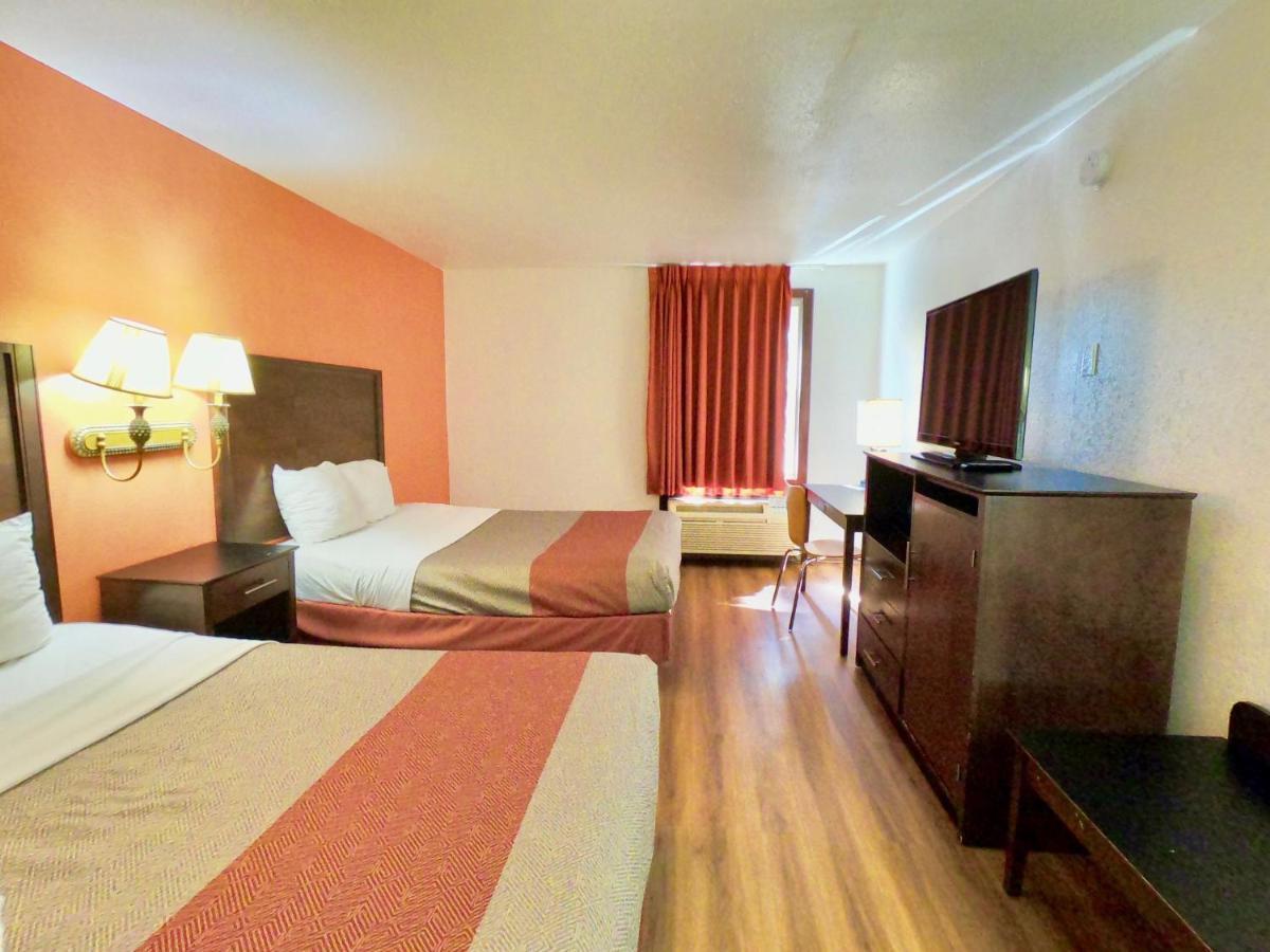 Deluxe Queen Room with Two Queen Beds - Non-Smoking