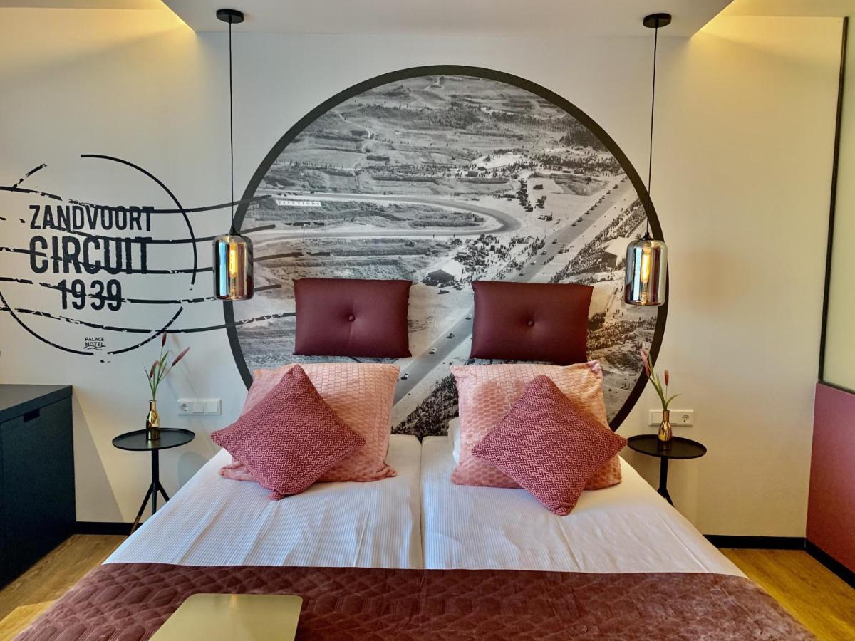 Large Room Bathtub Sloping Sea View,993168823:JPEG