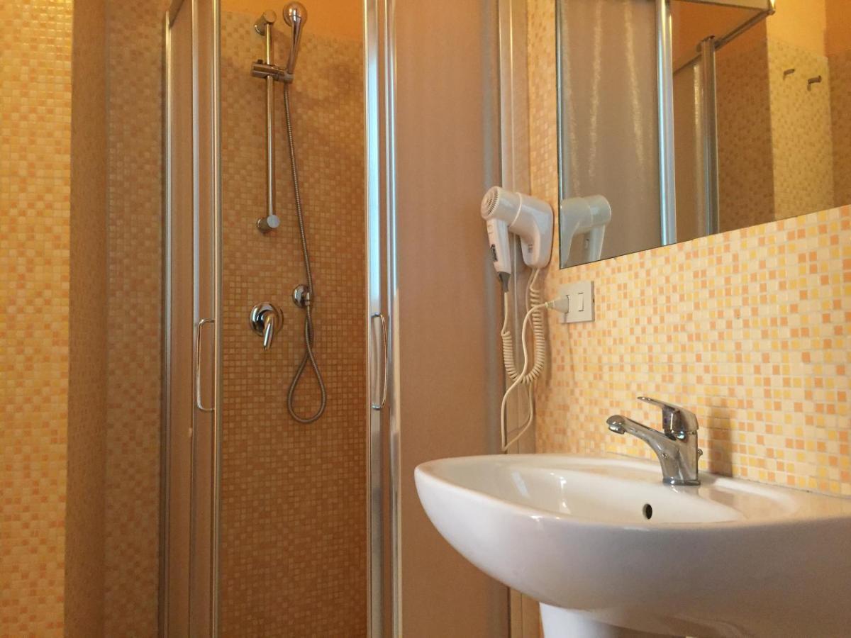 Camera Singola con Bagno Privato Interno