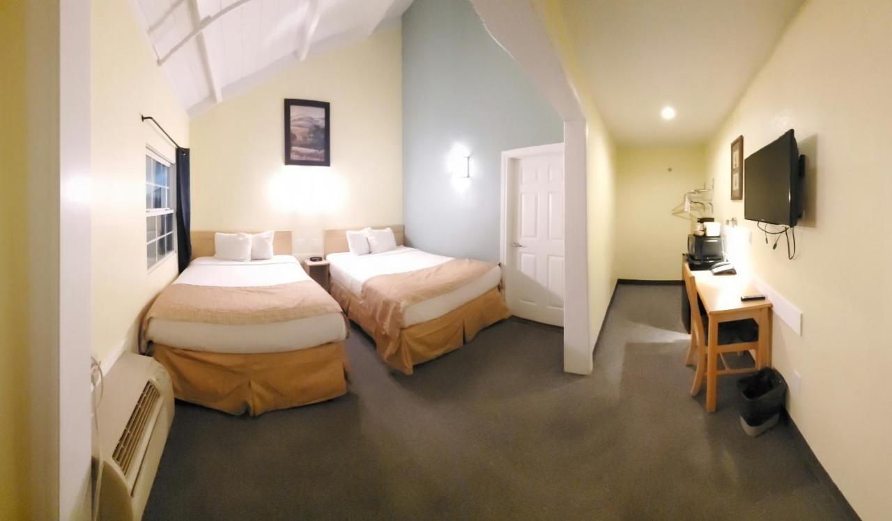 Double Room with Two Double Bed- Non Smoking