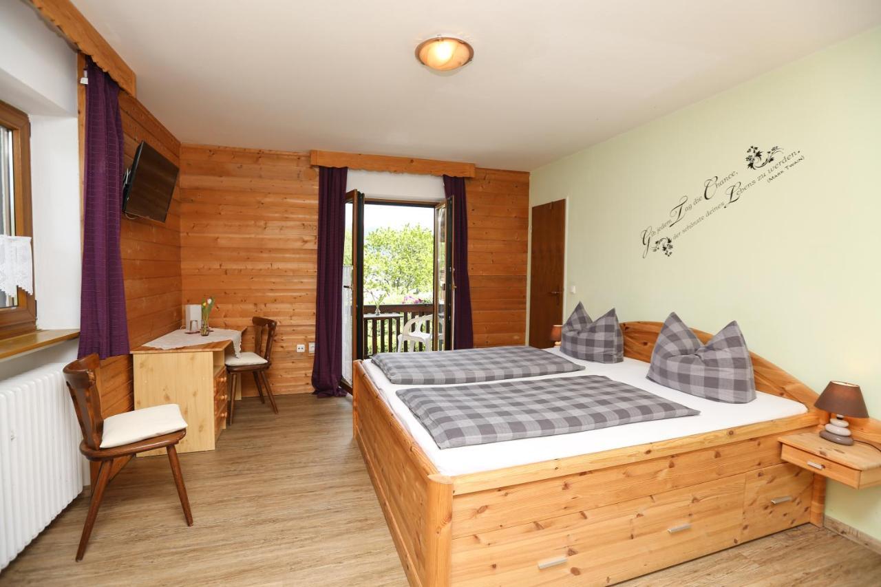 Doppelzimmer mit Balkon