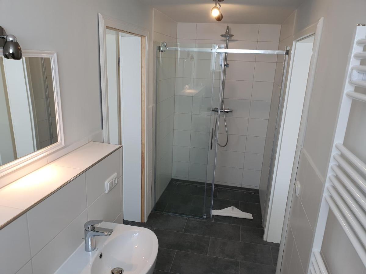 One-Bedroom Apartment,1523926936:JPEG