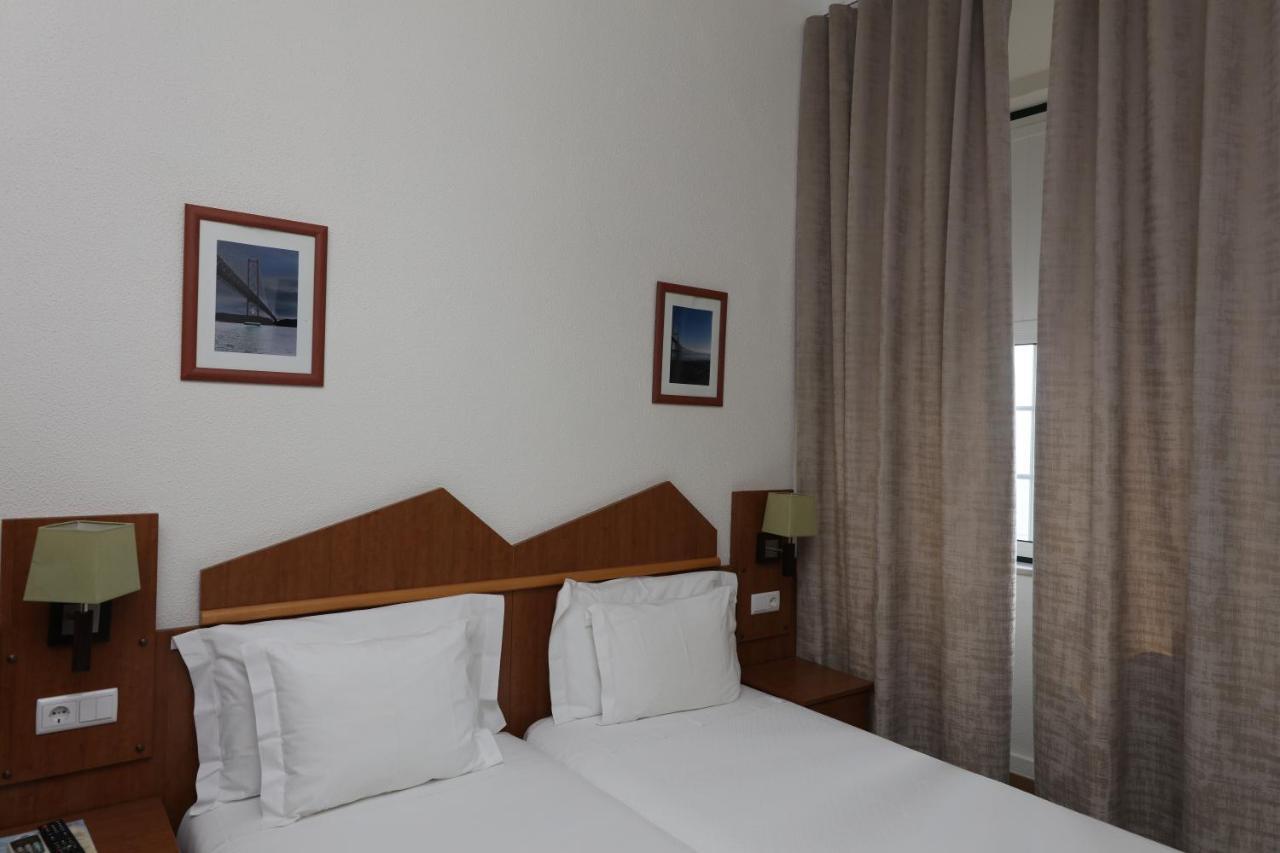 Tweepersoonskamer met 1 of 2 Bedden en Eigen Badkamer