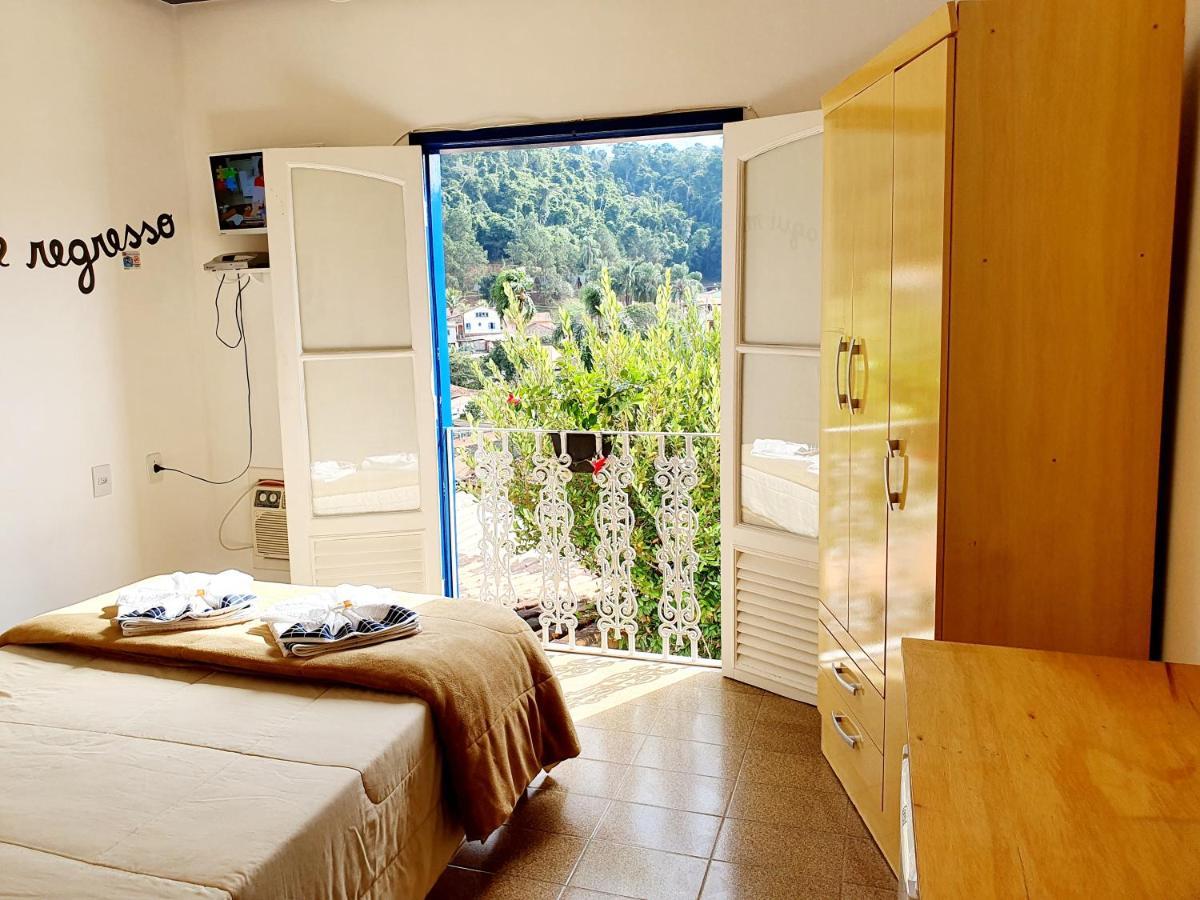 Quarto Duplo com Vista das Montanhas