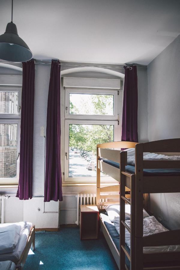 Vierbettzimmer mit Bad