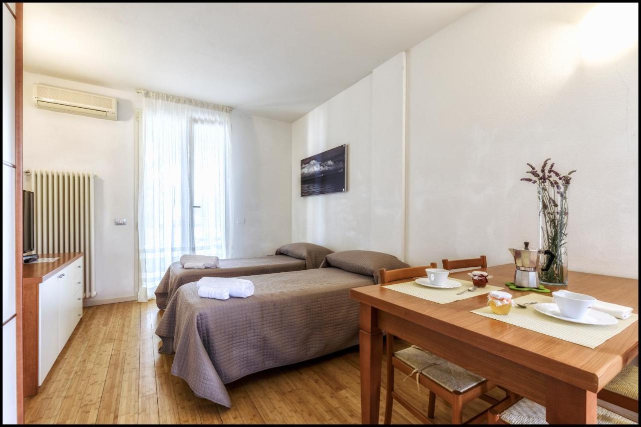 Large One-Bedroom Apartment,1553429944:JPEG