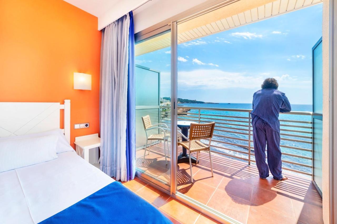 Habitación Triple con vistas al mar
