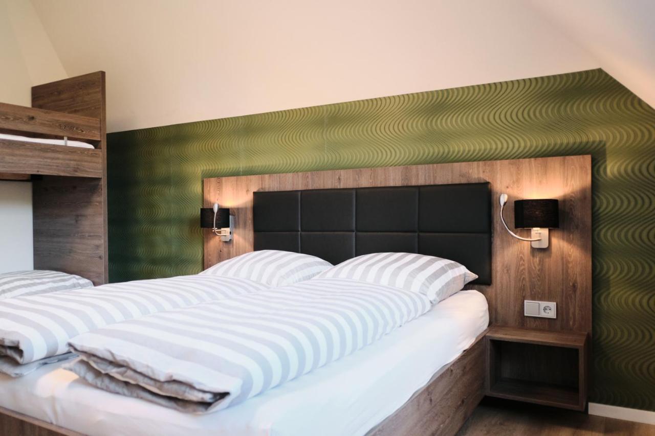 Double Room with Extra Bed,998456925:JPEG