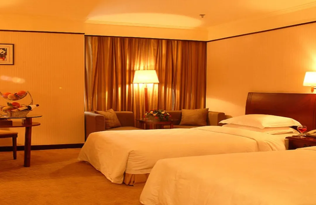 Royalty Hotel-1