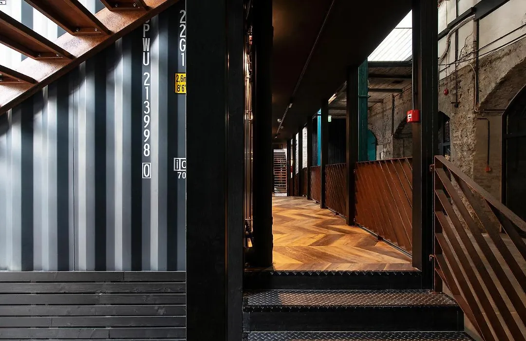 Hektor Container Hotel-1