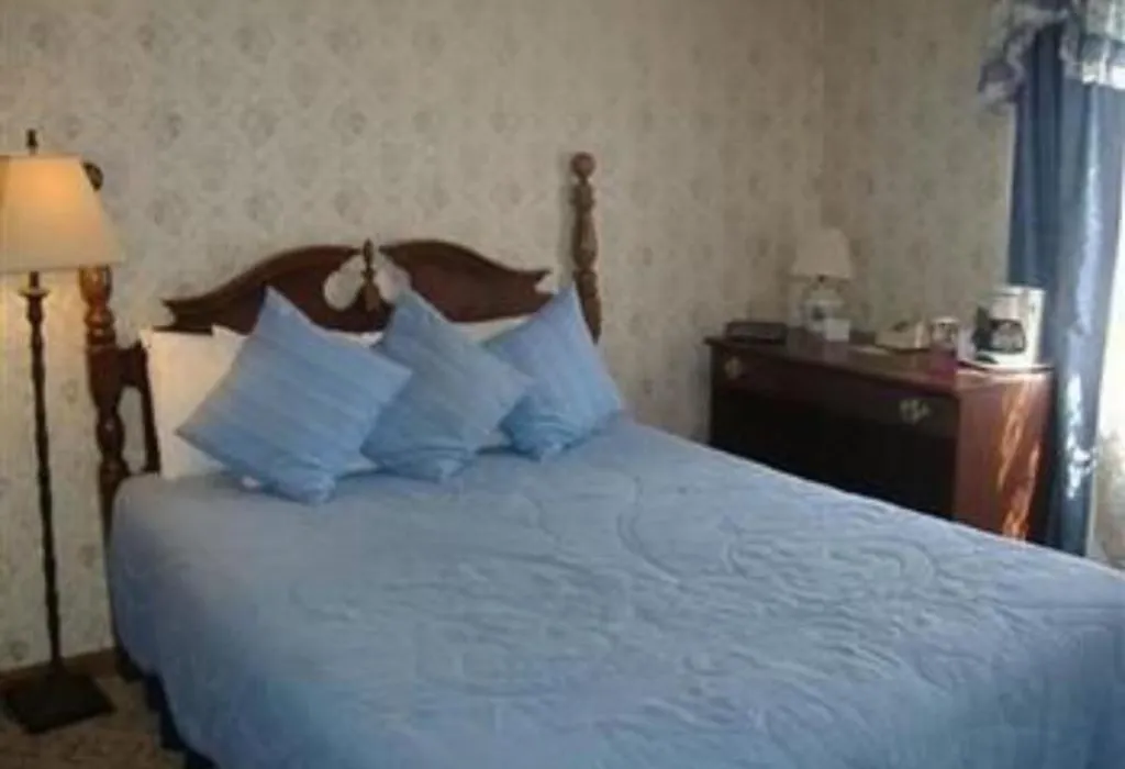 Sturbridge Country Inn (Adults Only)-1