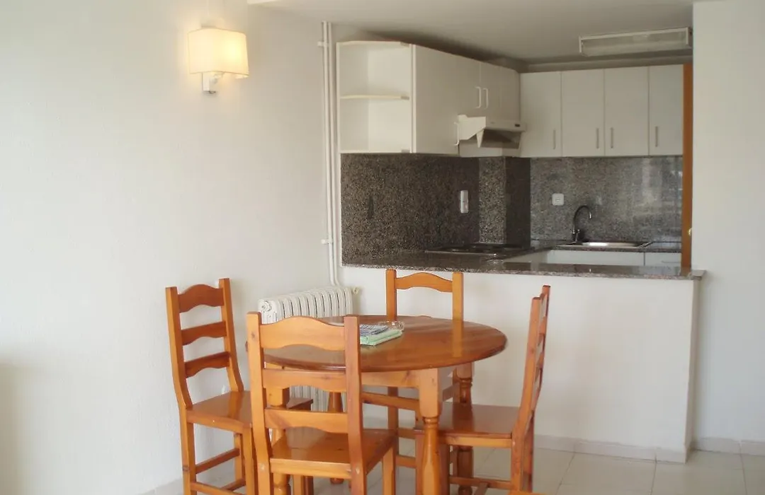 Royal Rentalmar Apts-1