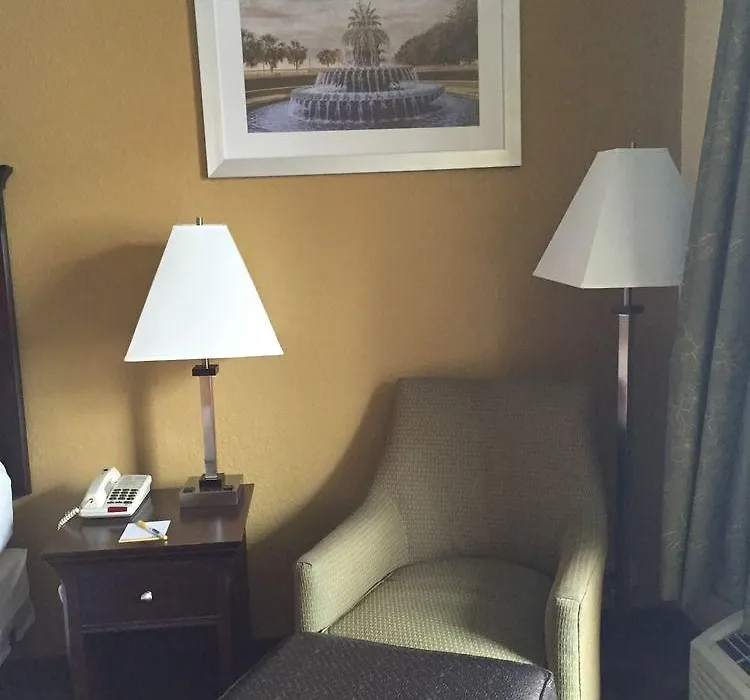 Days Inn By Wyndham Charleston Historic District-1