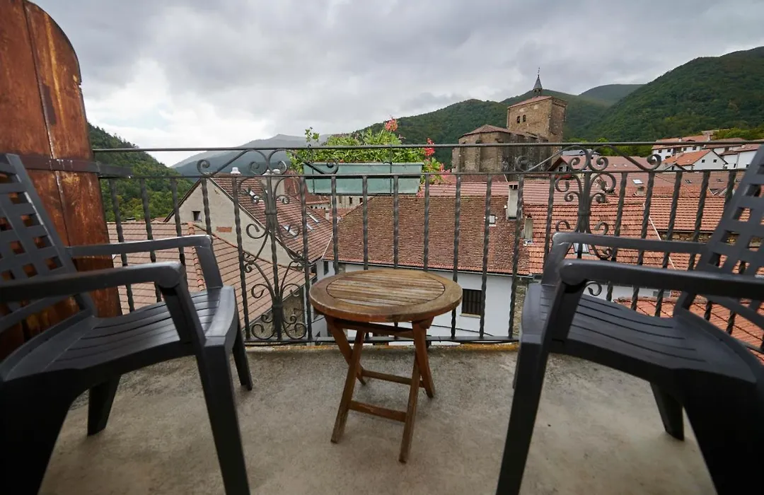 Hostal Lola-1