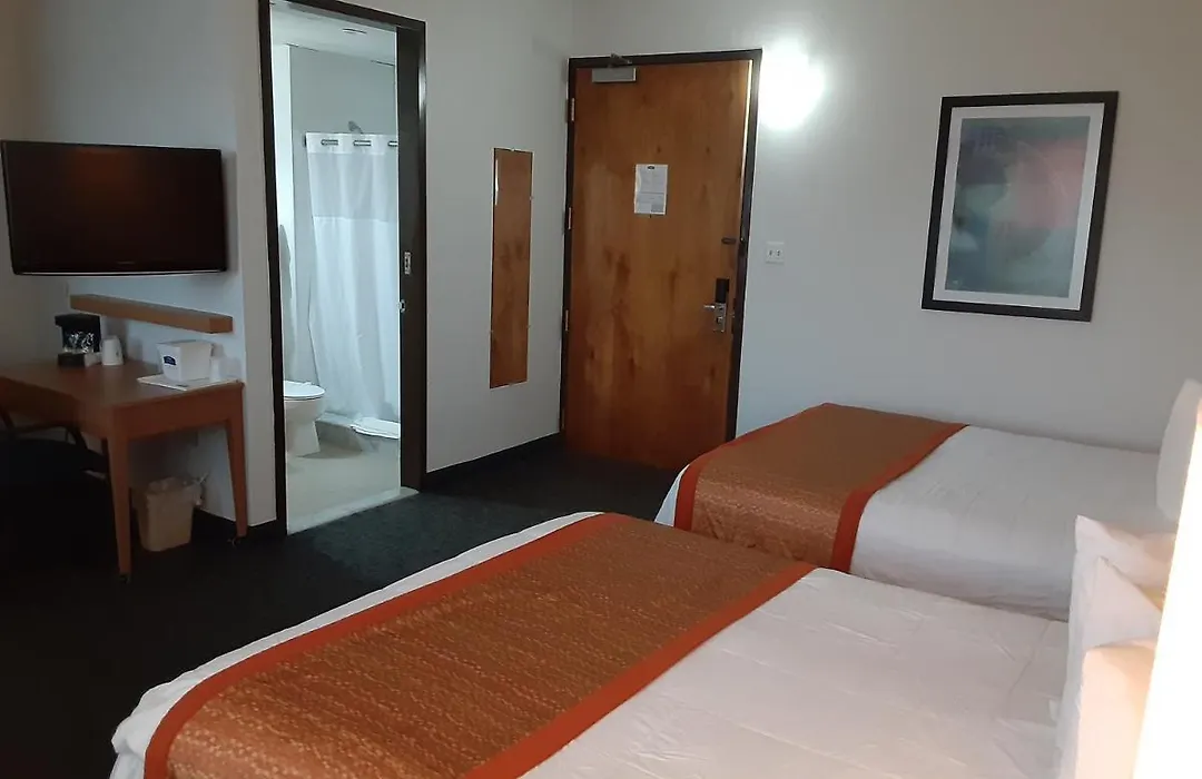 Howard Johnson By Wyndham San Juan Centro Cardiovascular-1