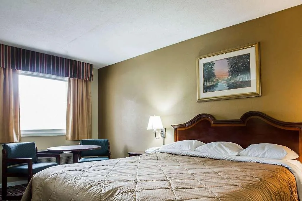 Rodeway Inn-1