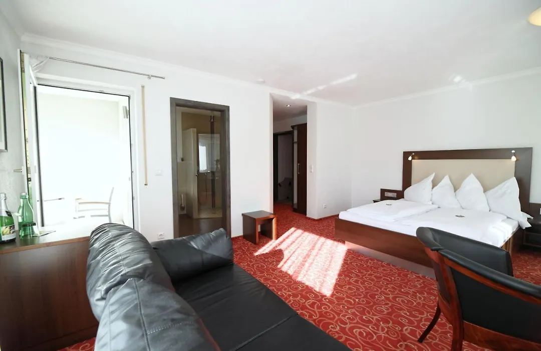 Landhotel ALTE LINDE-1