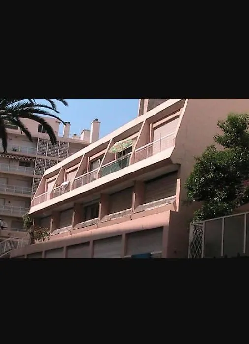 Studio Carre D'Or Situe A 50 M De La Plage-1