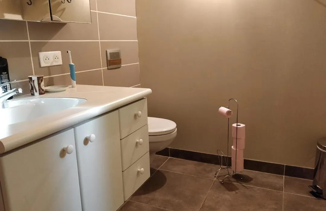Chambre Chaleureuse chez l'habitant-1
