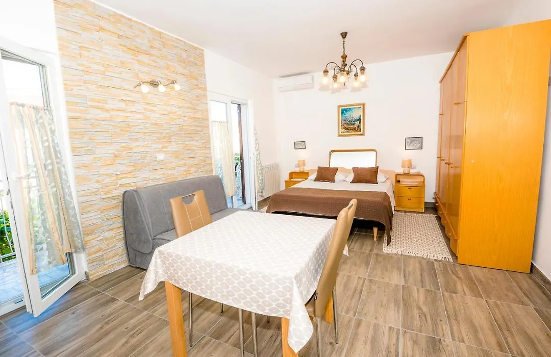 Guest House Ab Adria Home-1