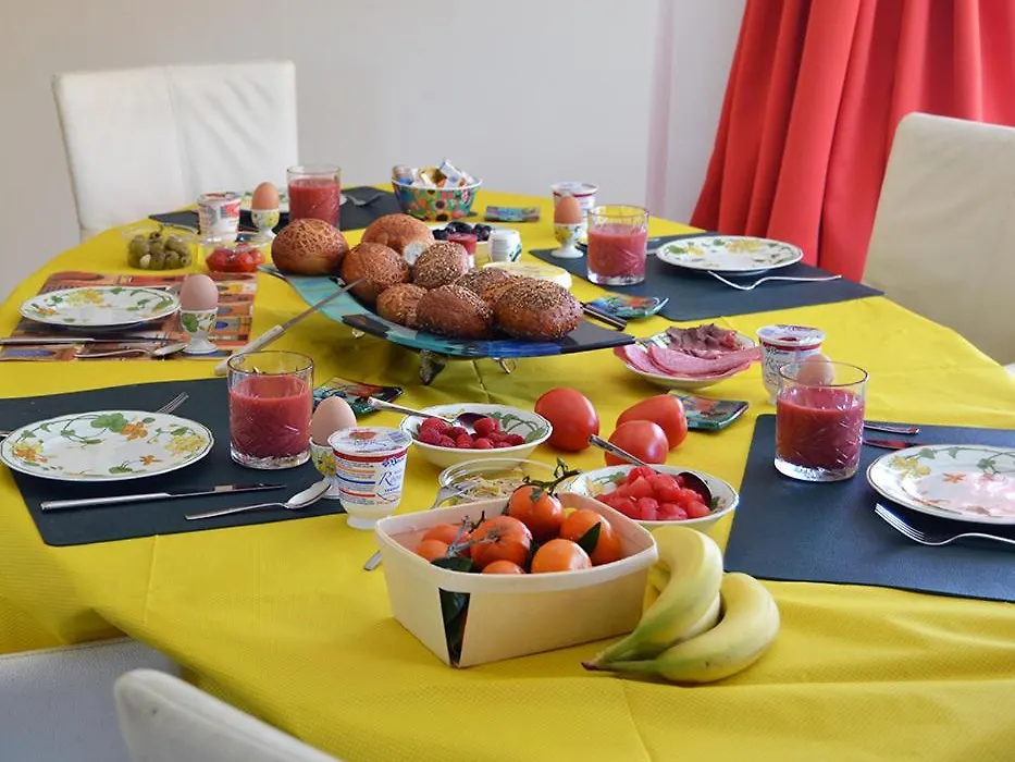 Harry'S Home Tiel Bed & Breakfast-1