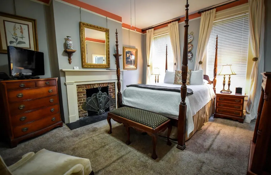 Savannah Bed & Breakfast Inn-1