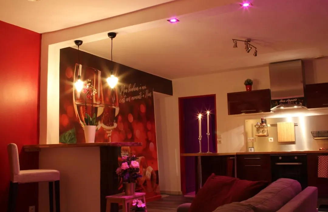 Suite avec Jacuzzi et Sauna Privée-1