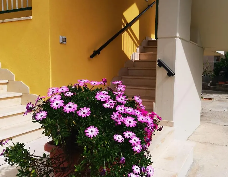 Villa Del Mare-1
