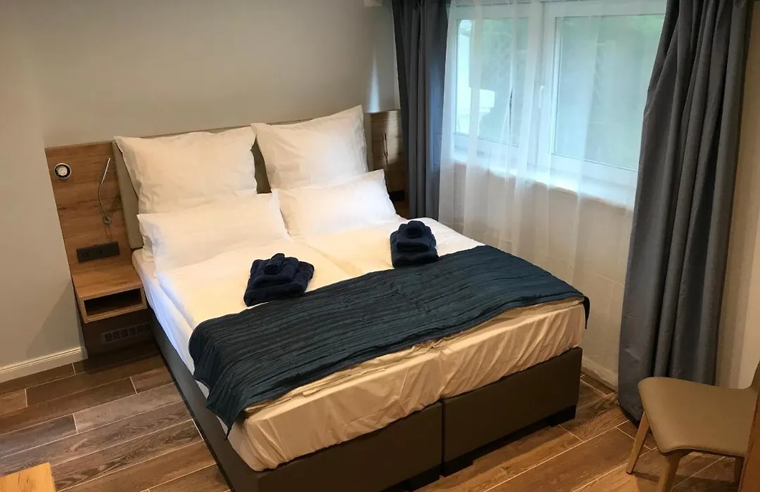 Stayhome Tossens-1