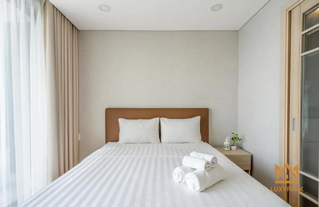 Luxy Park Hotel & Apartments City Centre-1