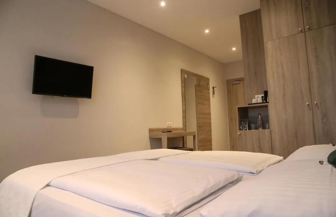 Stadthotel Hamburg-1
