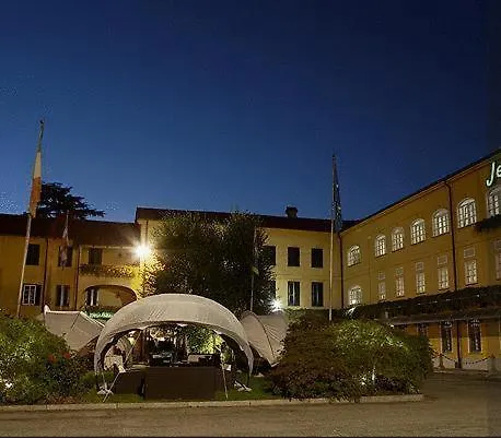 Jet Hotel-1