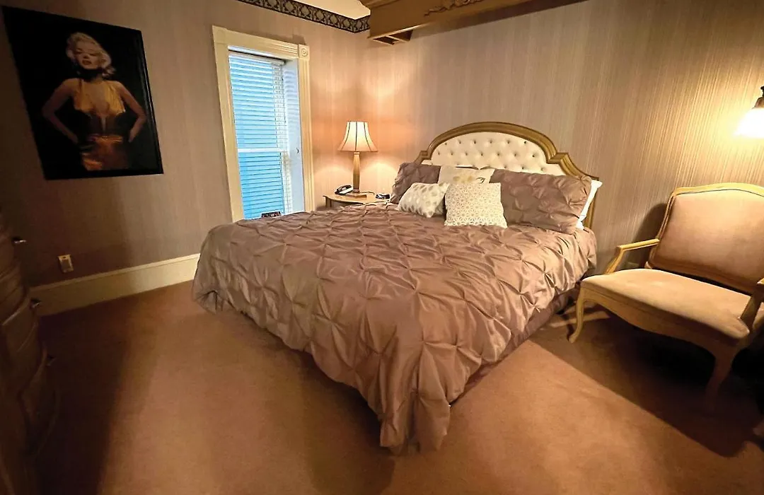 Celebrity Boutique Hotel-1