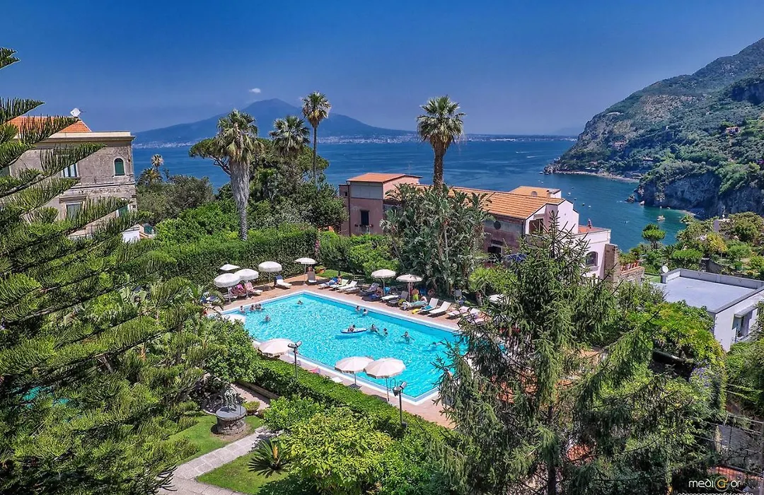Aequa Hotel-1