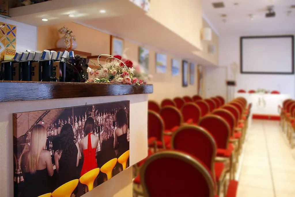 Hotel Serena-1