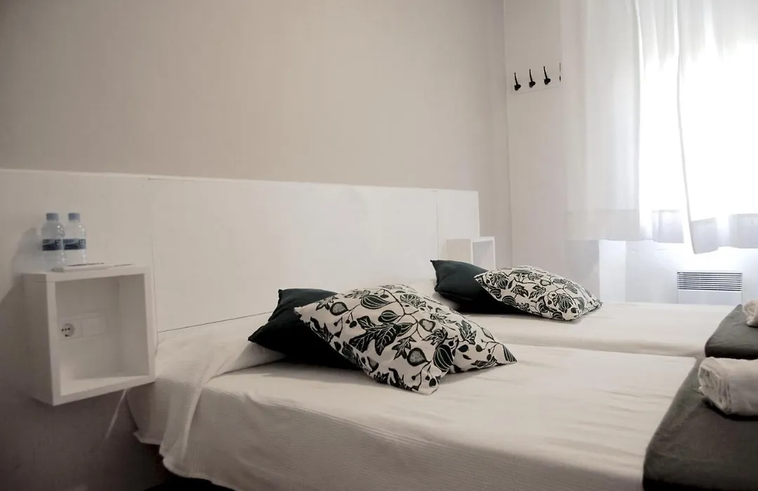 Hostal L'Estrella-1
