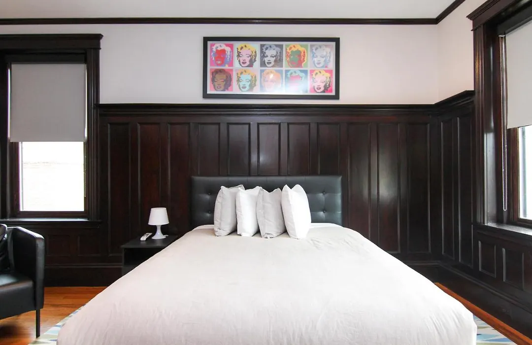 A Stylish Stay W/ A Queen Bed, Heated Floors.. #37-1