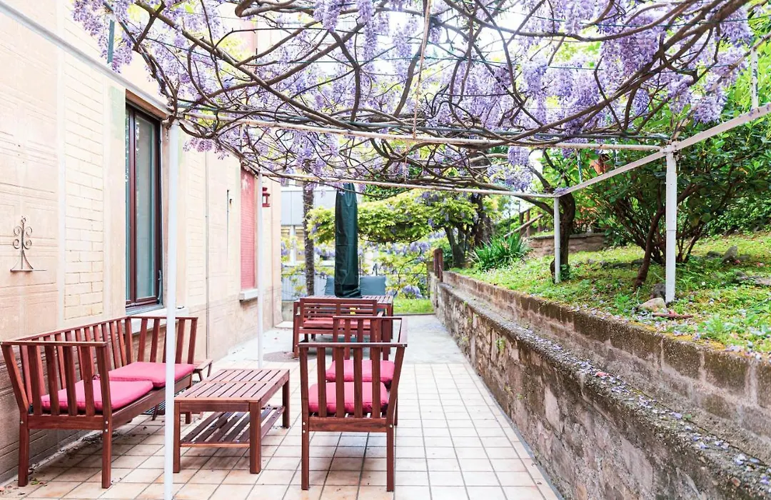 Room Gatsby- Your Space With Garden In The City Center-1