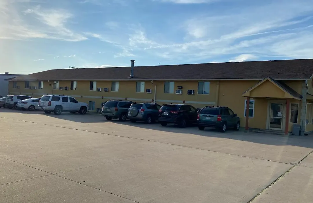 Newton Inn In Newton, Ks-1
