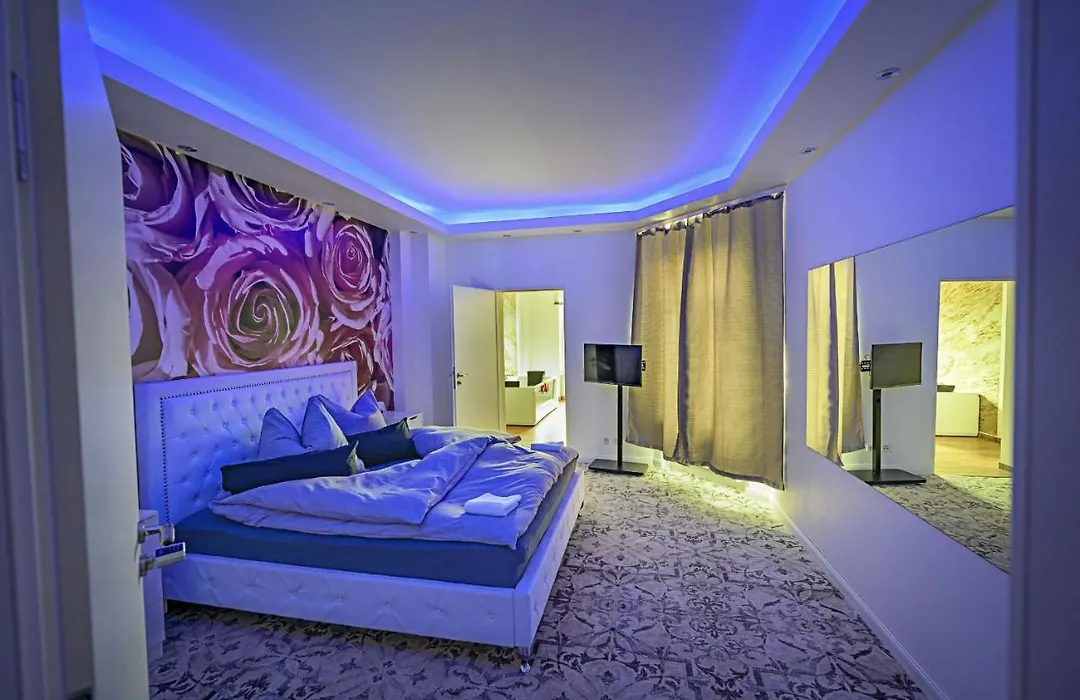 Little Suite-1