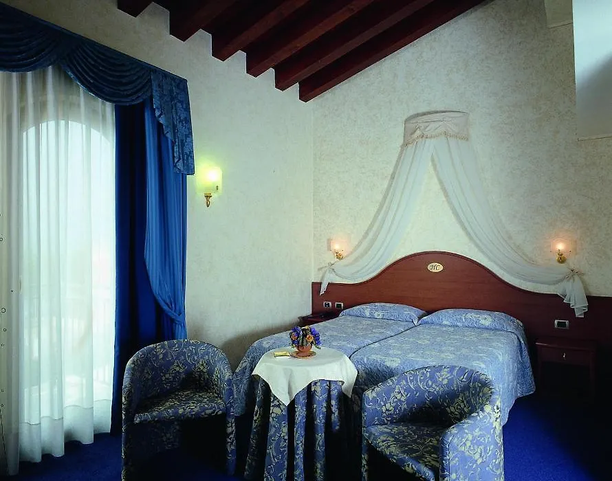 Hotel Catullo-1