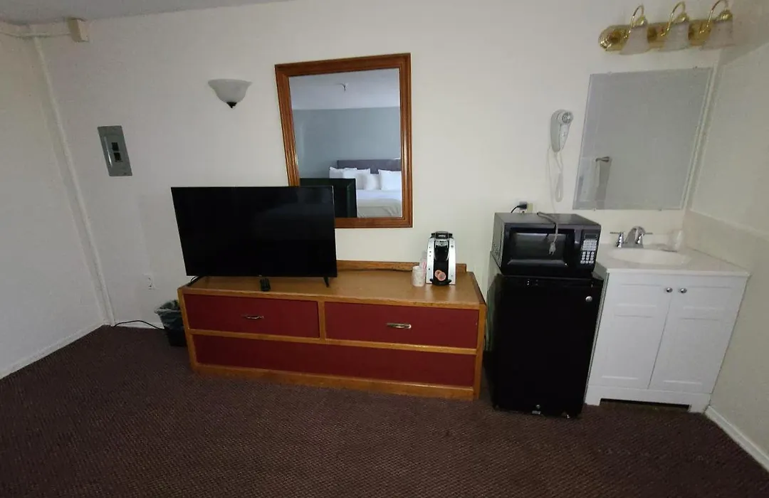 Hampton Harbor Motel-1