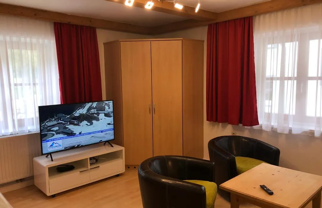 Familienappartements Eder - Free Entry To Tauern Spa Kaprun Included-1